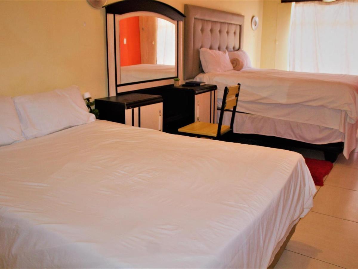 P Wake Guesthouse Opuwo Стая снимка