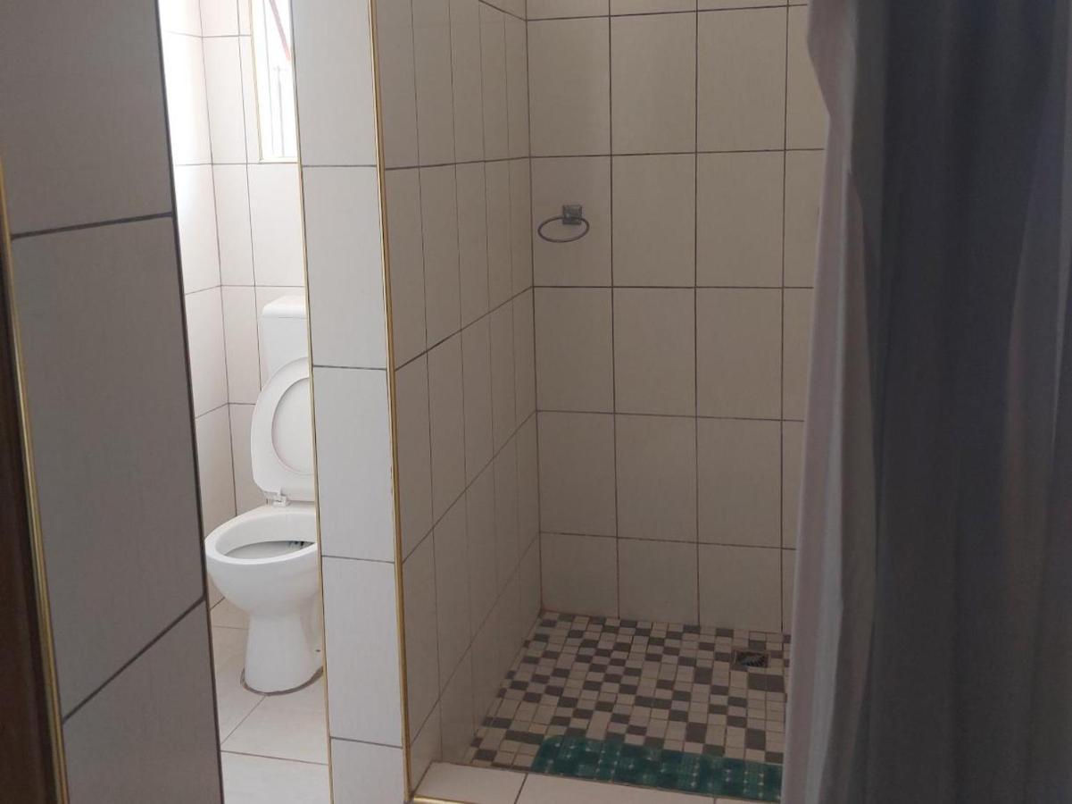 P Wake Guesthouse Opuwo Стая снимка