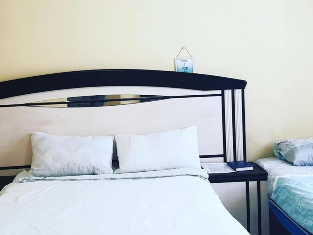 P Wake Guesthouse Opuwo Стая снимка